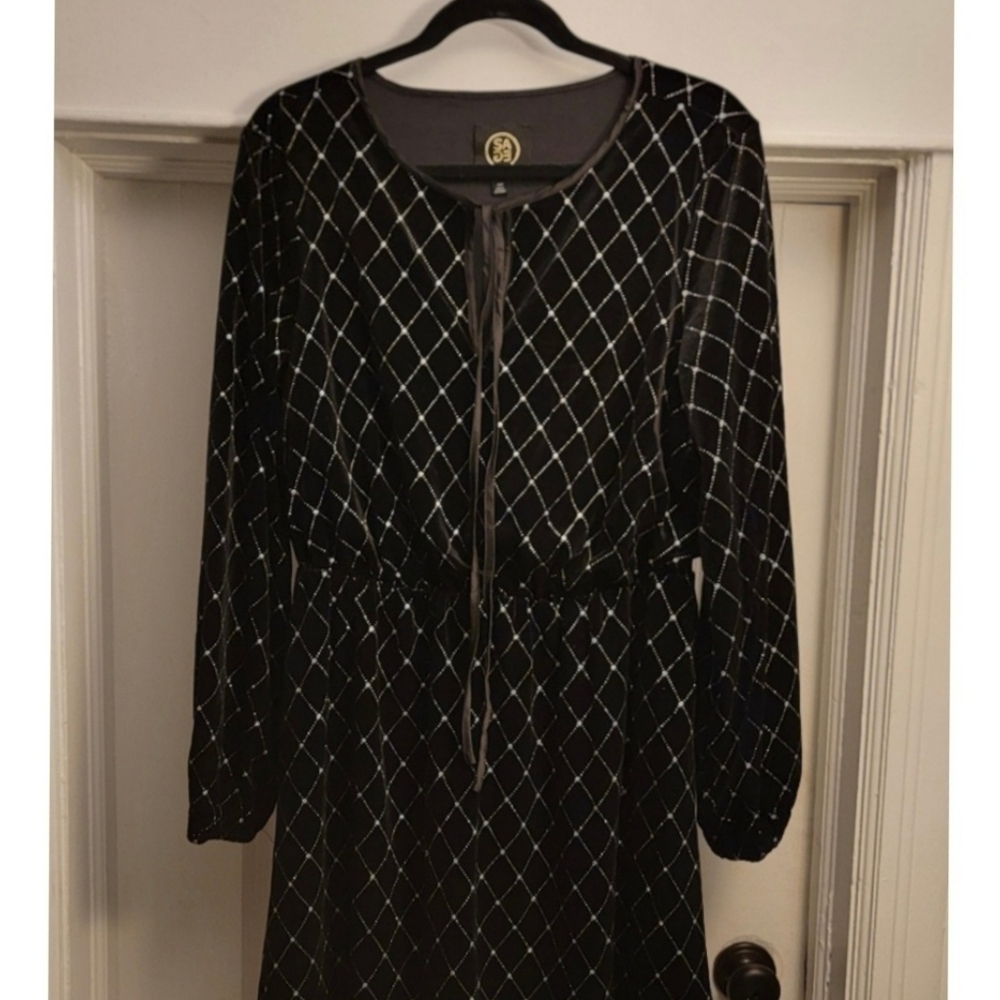 SAGE Black and Silver Long Sleeve Dress